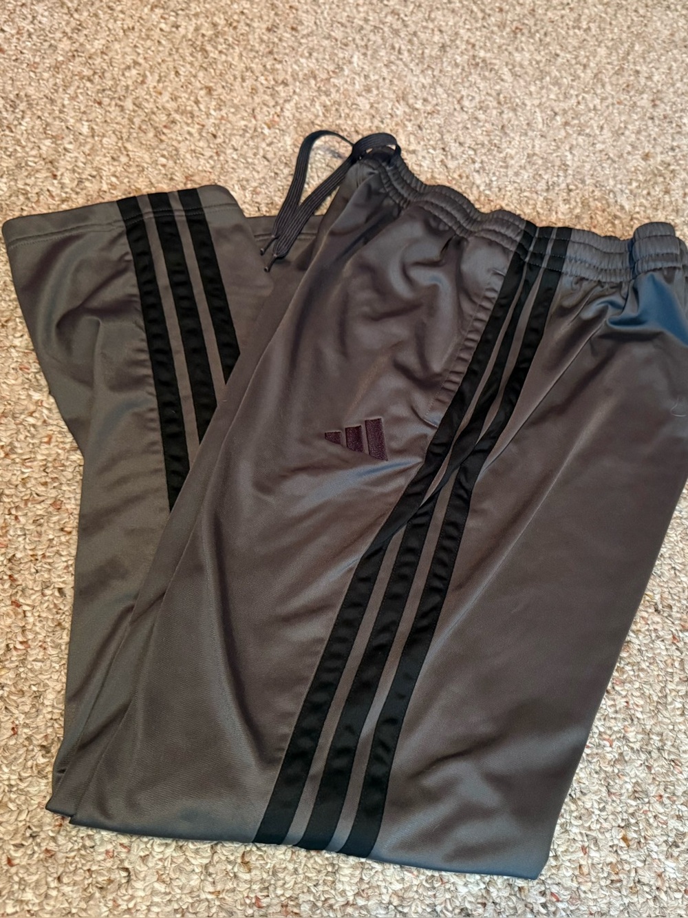 NWOT men’s grey with black strip athletic pants size large tall